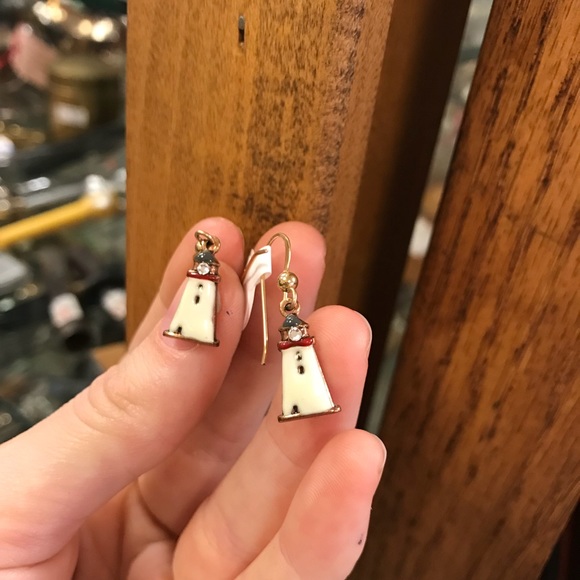 Vintage Jewelry - Tiny Enamel Lighthouse Earrings Adorable!! Vintage Jewelry - Tiny Enamel Lighthouse Earrings Adorable!!